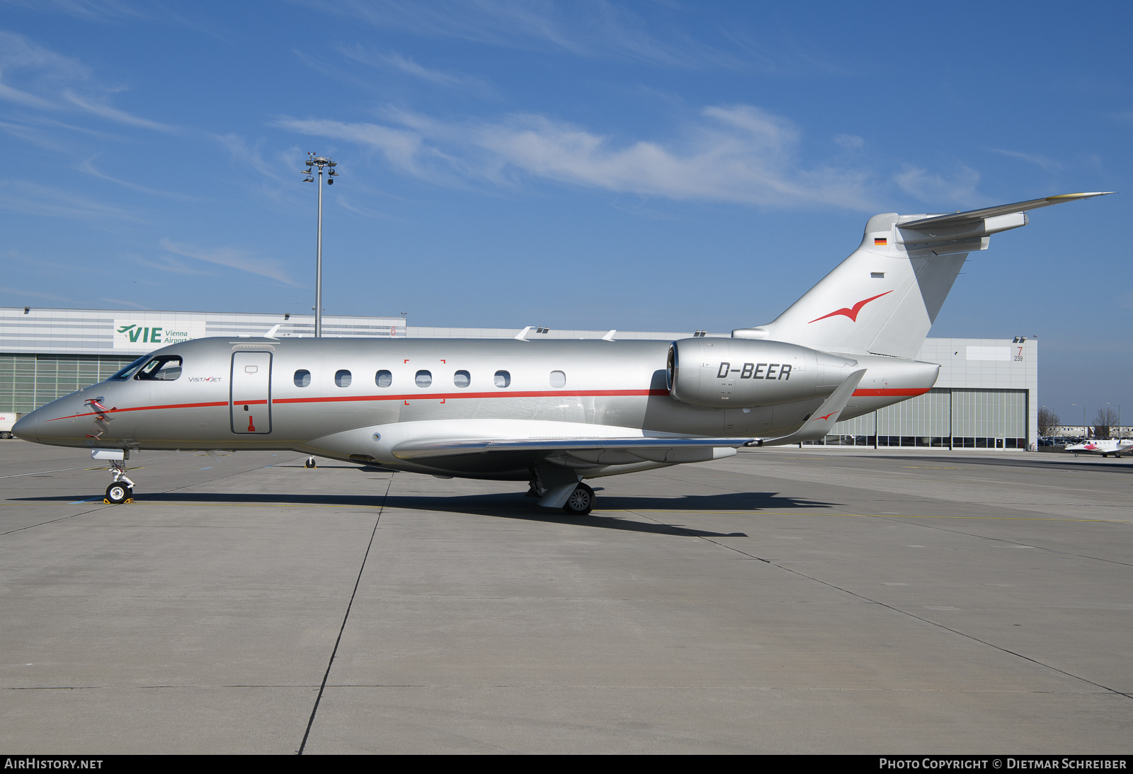 Aircraft Photo of D-BEER | Embraer EMB-550 Legacy 500 | VistaJet | AirHistory.net #785924
