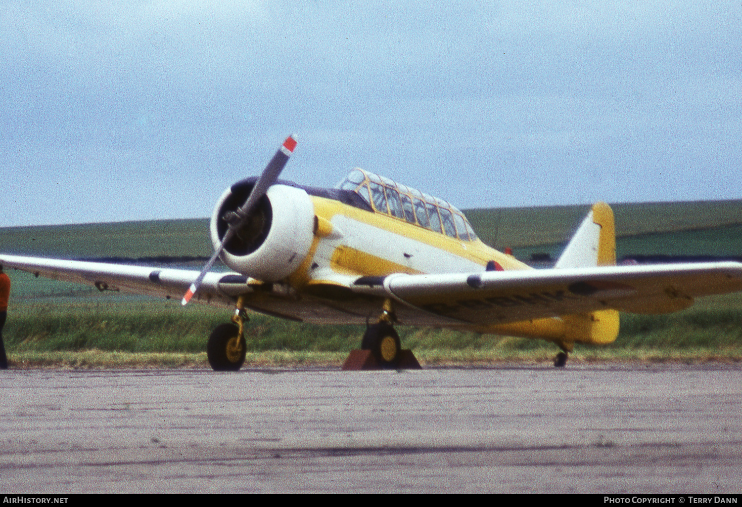 Aircraft Photo of G-BBHK | North American AT-16 Harvard IIB | Netherlands - Air Force | AirHistory.net #786020