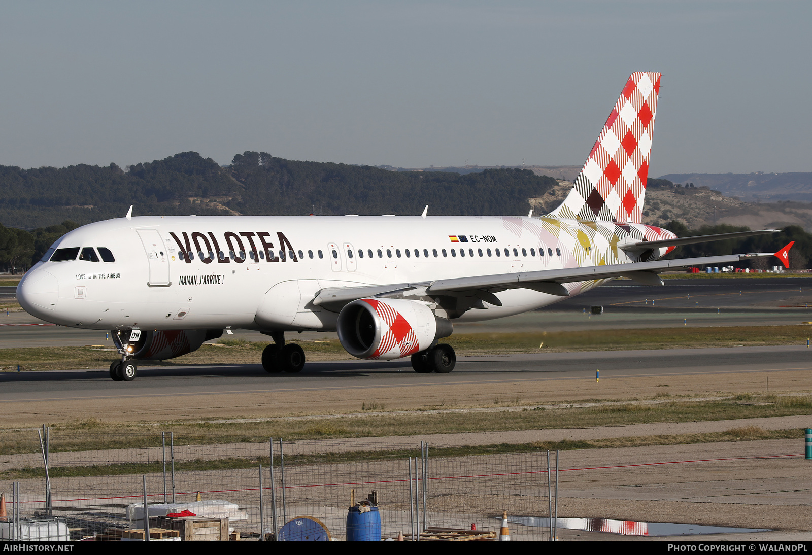 Aircraft Photo of EC-NOM | Airbus A320-214 | Volotea | AirHistory.net #786193