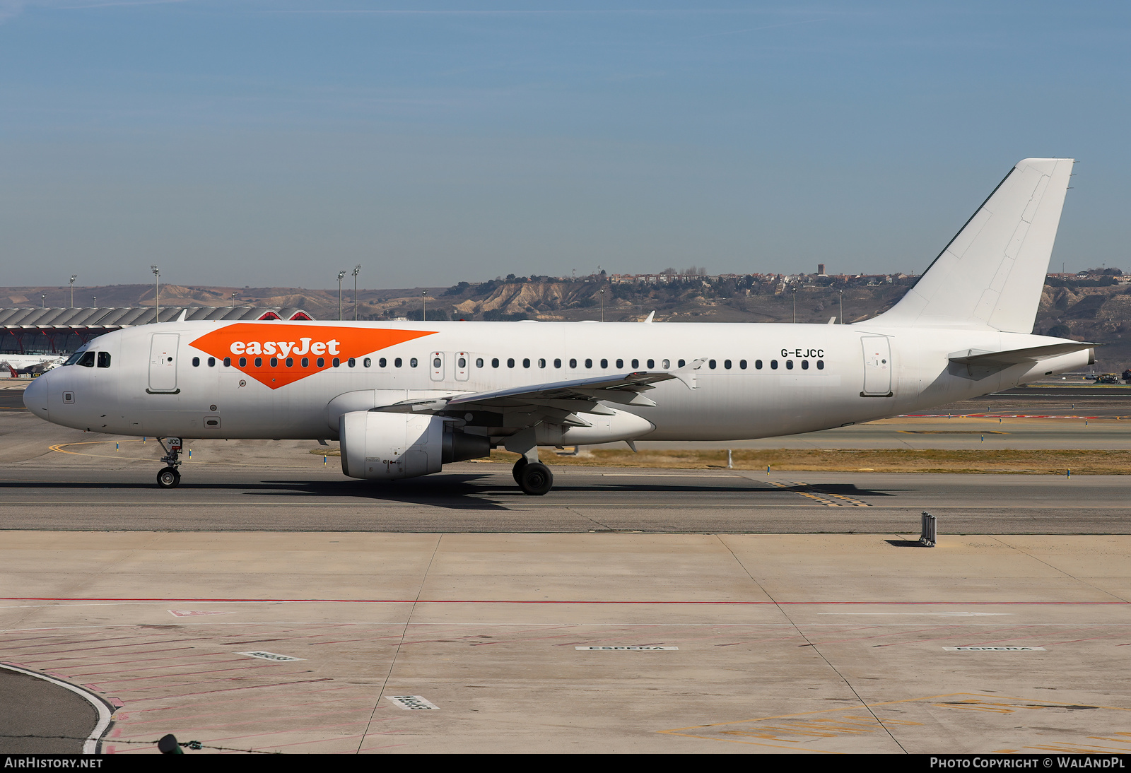Aircraft Photo of G-EJCC | Airbus A320-214 | EasyJet | AirHistory.net #786210