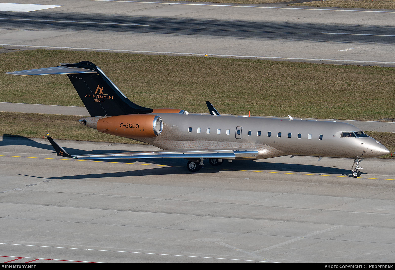 Aircraft Photo of C-GGLO | Bombardier Global 5000 (BD-700-1A11) | AIX Investment Group | AirHistory.net #786234