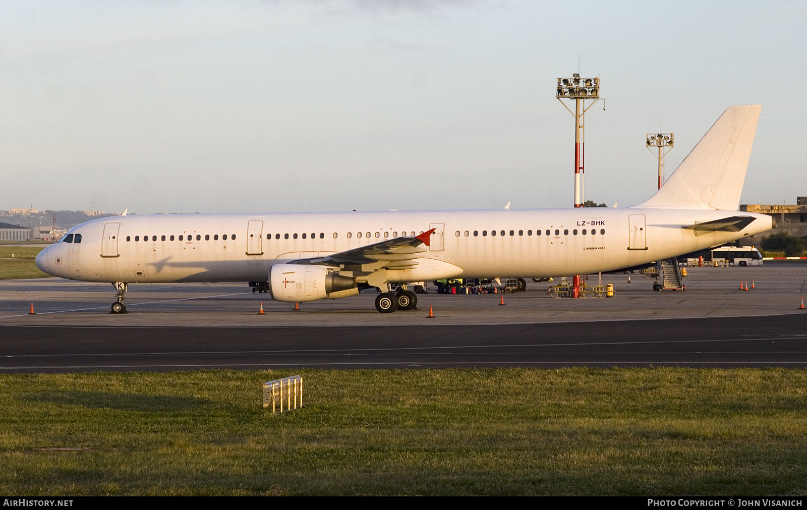 Aircraft Photo of LZ-BHK | Airbus A321-211 | AirHistory.net #786388