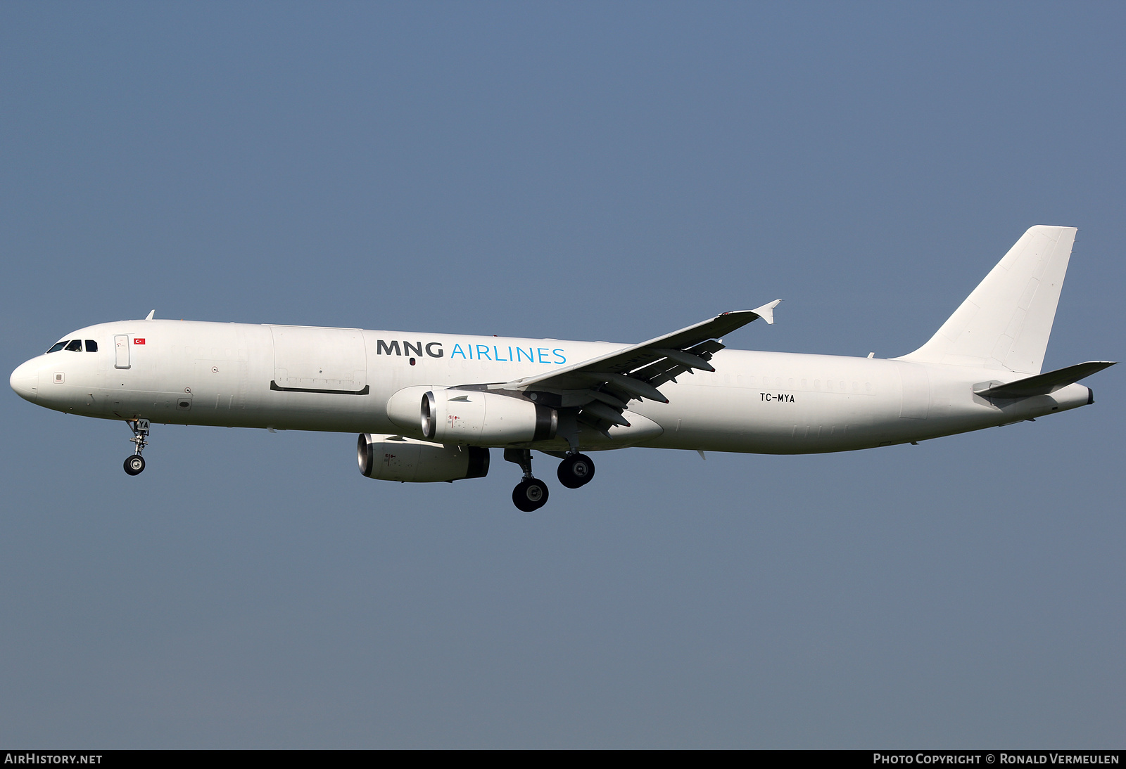 Aircraft Photo of TC-MYA | Airbus A321-231(PCF) | MNG Airlines | AirHistory.net #786419