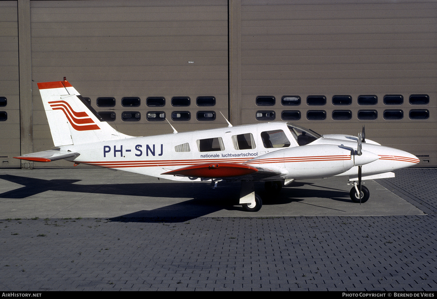 Aircraft Photo of PH-SNJ | Piper PA-34-220T Seneca III | Nationale Luchtvaart School - NLS | AirHistory.net #786590