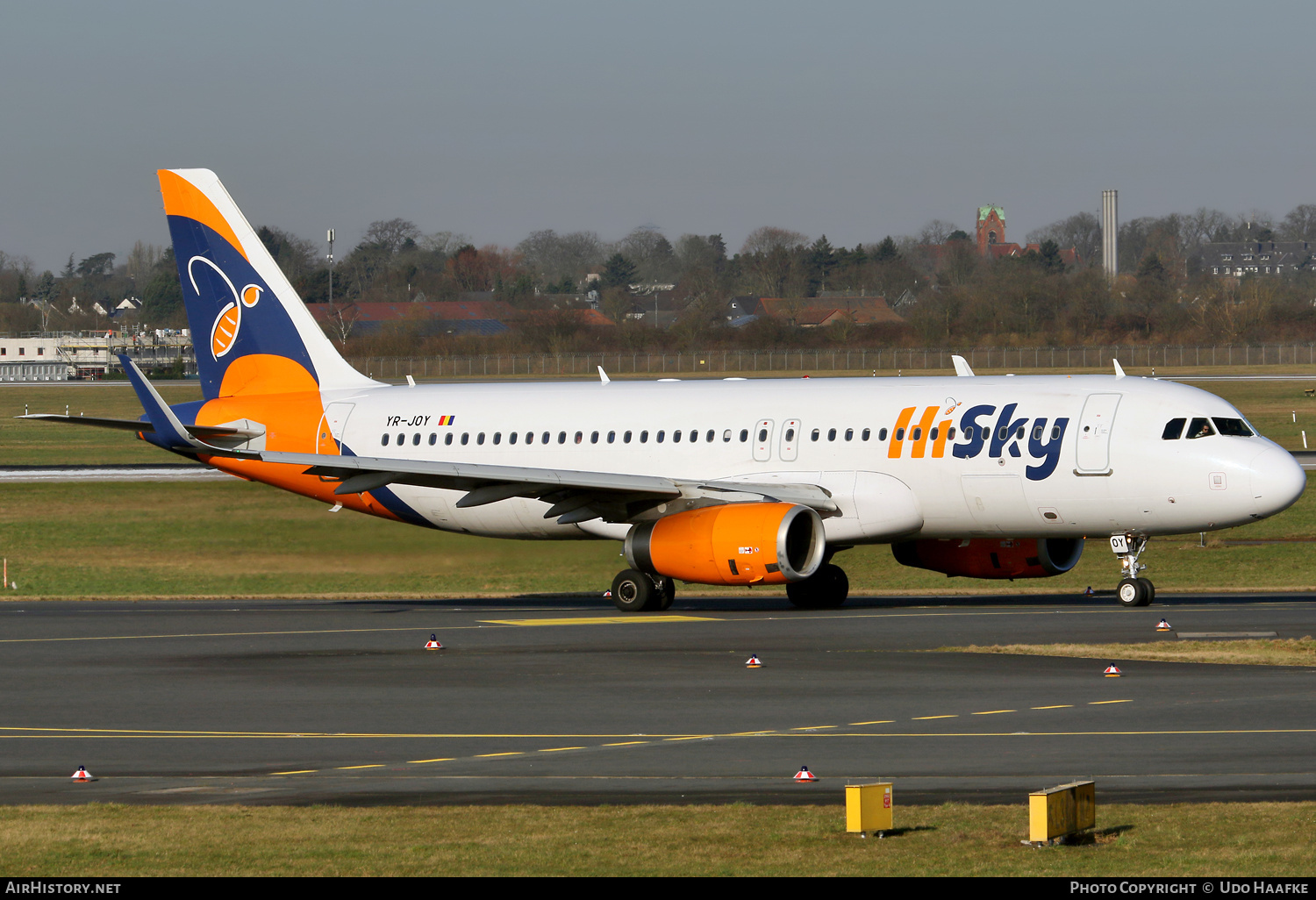Aircraft Photo of YR-JOY | Airbus A320-232 | HiSky | AirHistory.net #786615
