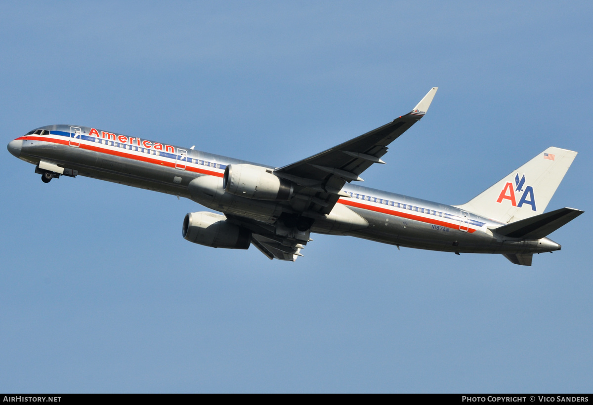 Aircraft Photo of N197AN | Boeing 757-223 | American Airlines | AirHistory.net #786680