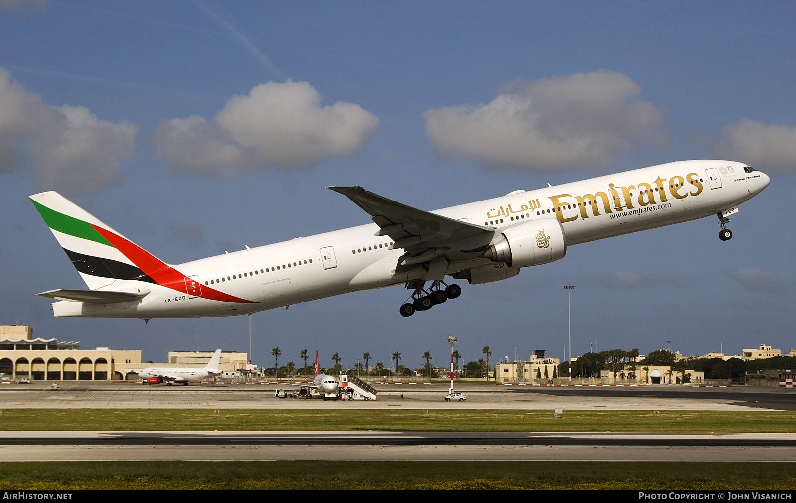 Aircraft Photo of A6-ECG | Boeing 777-31H/ER | Emirates | AirHistory.net #786789