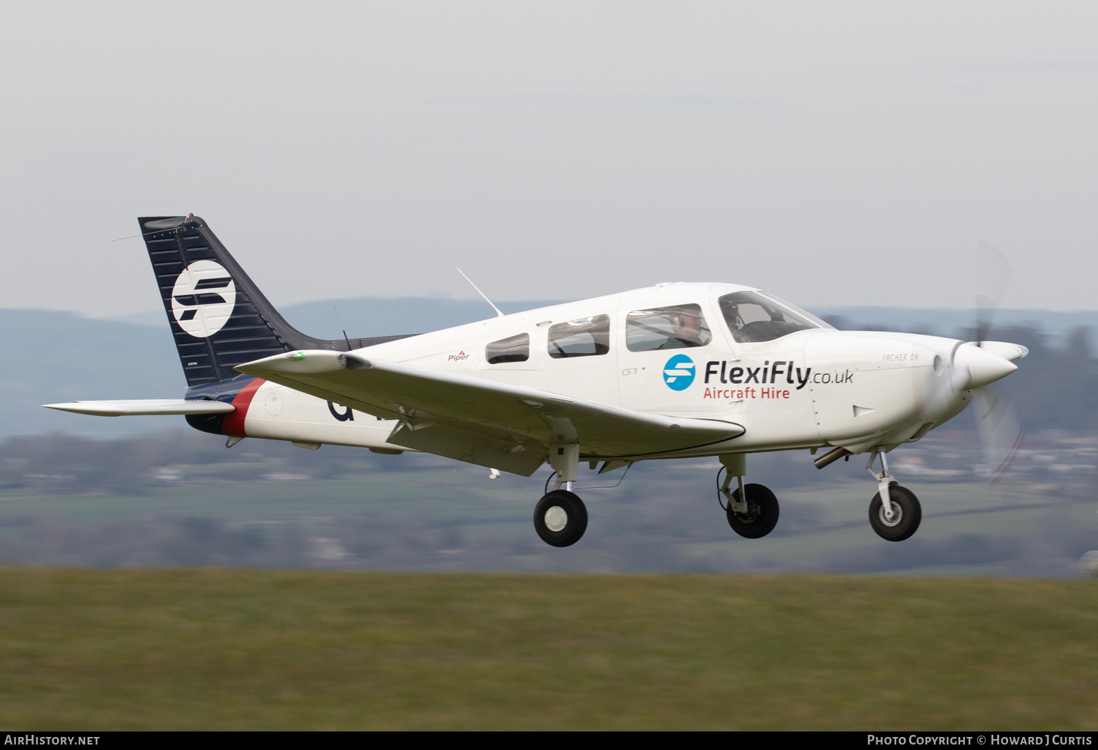 Aircraft Photo of G-FLXY | Piper PA-28-181 Cherokee Archer III | Flexifly Aircraft Hire | AirHistory.net #786877