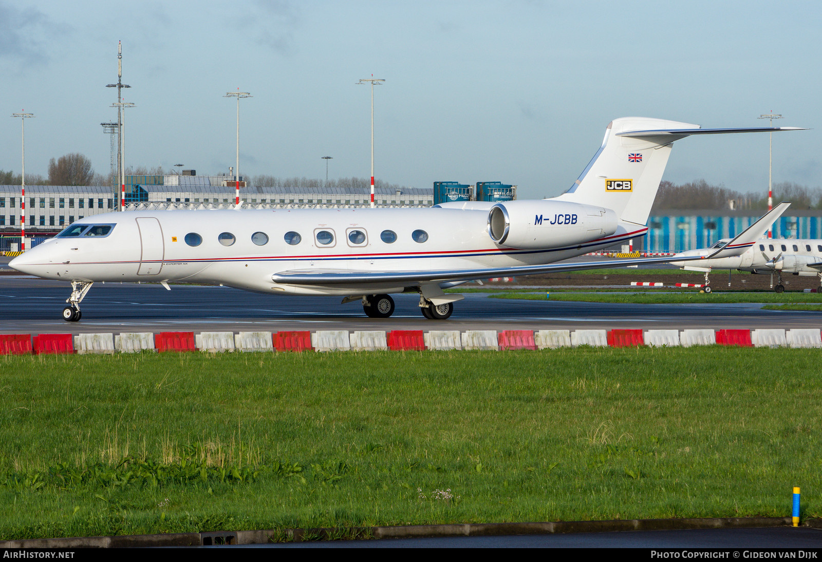 Aircraft Photo of M-JCBB | Gulfstream Aerospace G650 (G-VI) | JCB - J.C. Bamford Excavators | AirHistory.net #786964