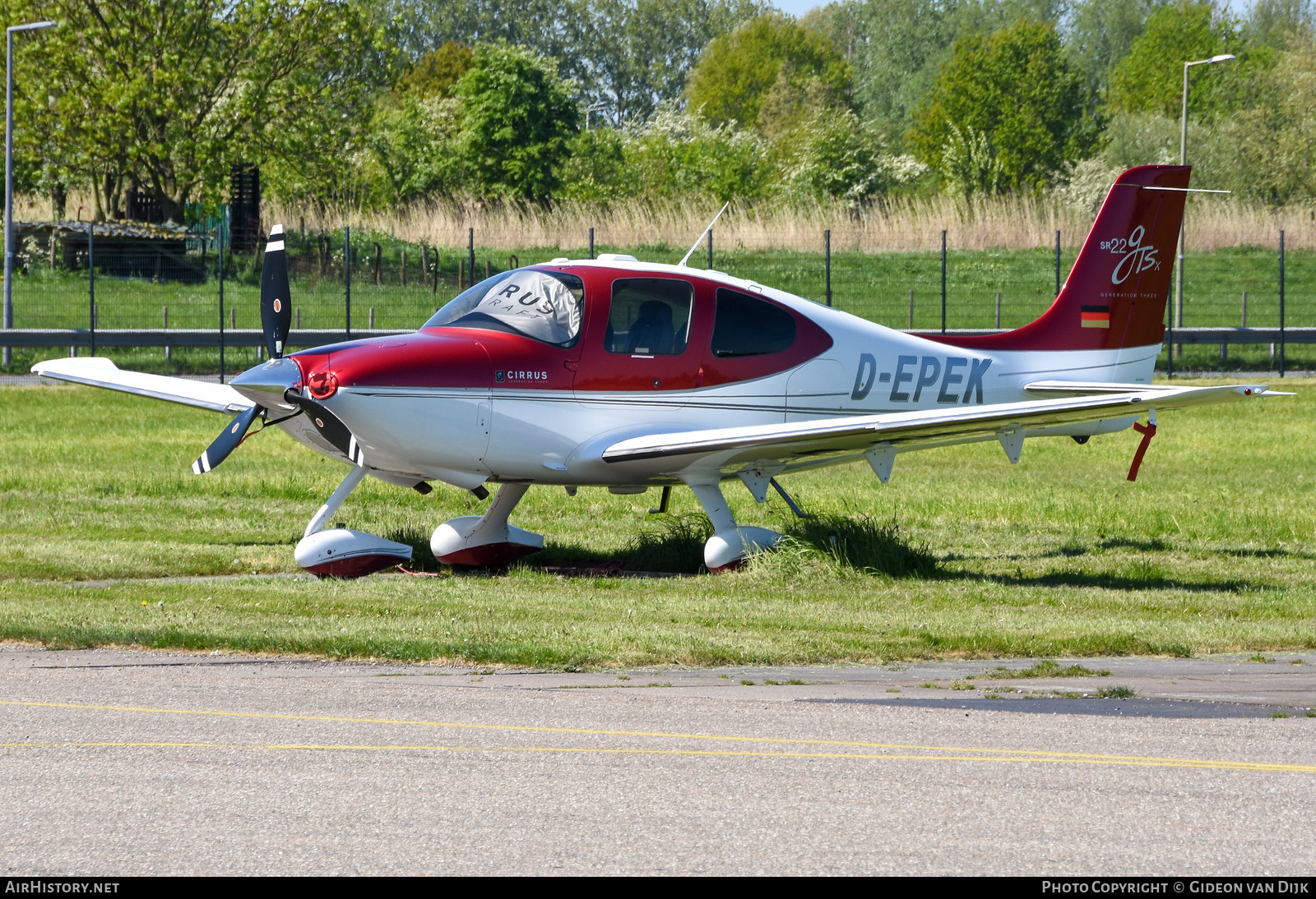 Aircraft Photo of D-EPEK | Cirrus SR-22 G3-GTSX | AirHistory.net #787216