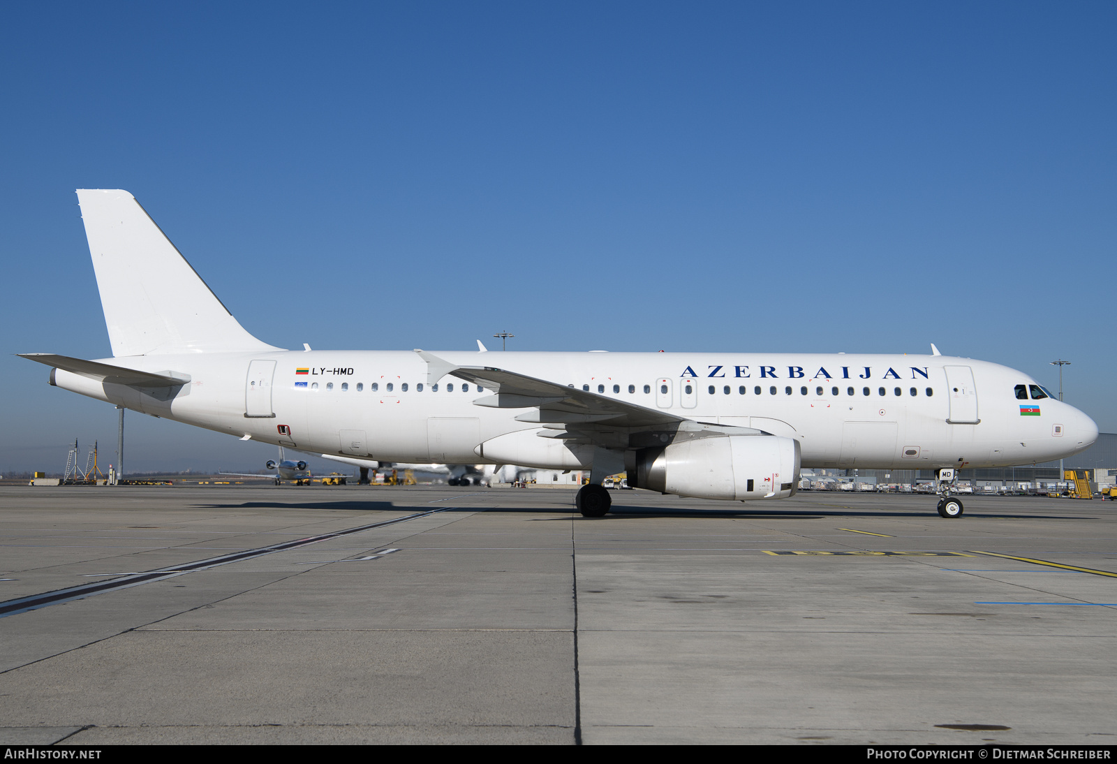Aircraft Photo of LY-HMD | Airbus A320-233 | Azerbaijan Airlines - AZAL - AHY | AirHistory.net #787375