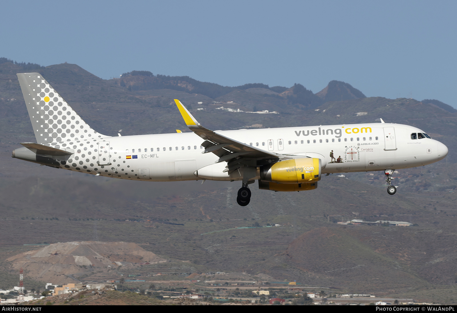 Aircraft Photo of EC-MFL | Airbus A320-232 | Vueling Airlines | AirHistory.net #787401