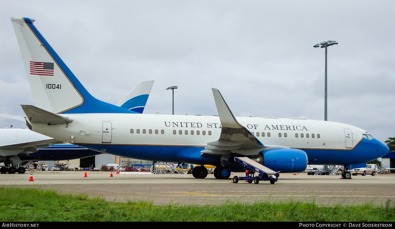 Aircraft Photo of 01-0041 / 10041 | Boeing C-40B | USA - Air Force | AirHistory.net #787414