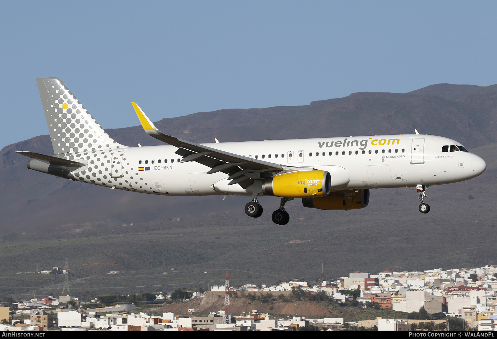 Aircraft Photo of EC-MKN | Airbus A320-232 | Vueling Airlines | AirHistory.net #787416
