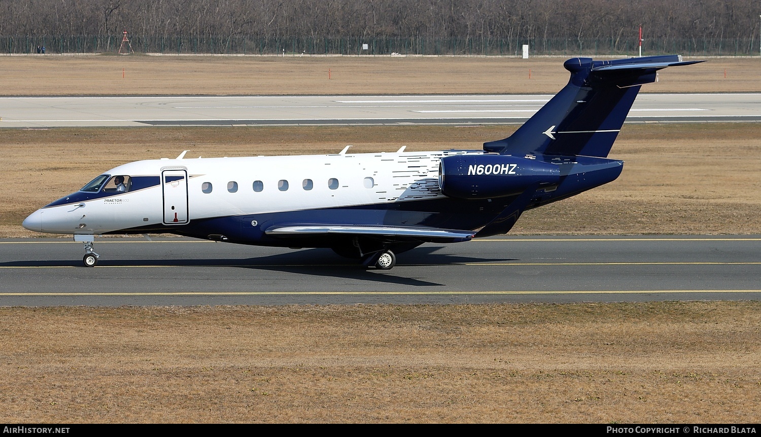 Aircraft Photo of N600HZ | Embraer EMB-550 Praetor 600 | AirHistory.net #787461