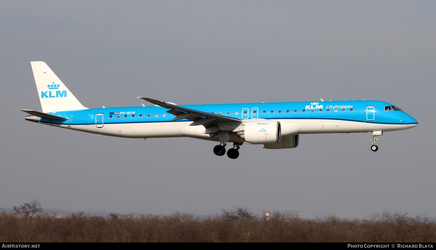 Aircraft Photo of PH-NXW | Embraer 195-E2 (ERJ-190-400) | KLM Cityhopper | AirHistory.net #787462