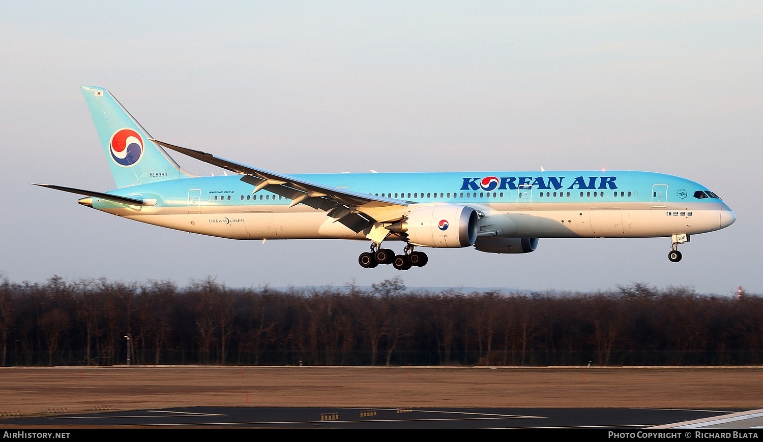 Aircraft Photo of HL8390 | Boeing 787-9 Dreamliner | Korean Air | AirHistory.net #787463