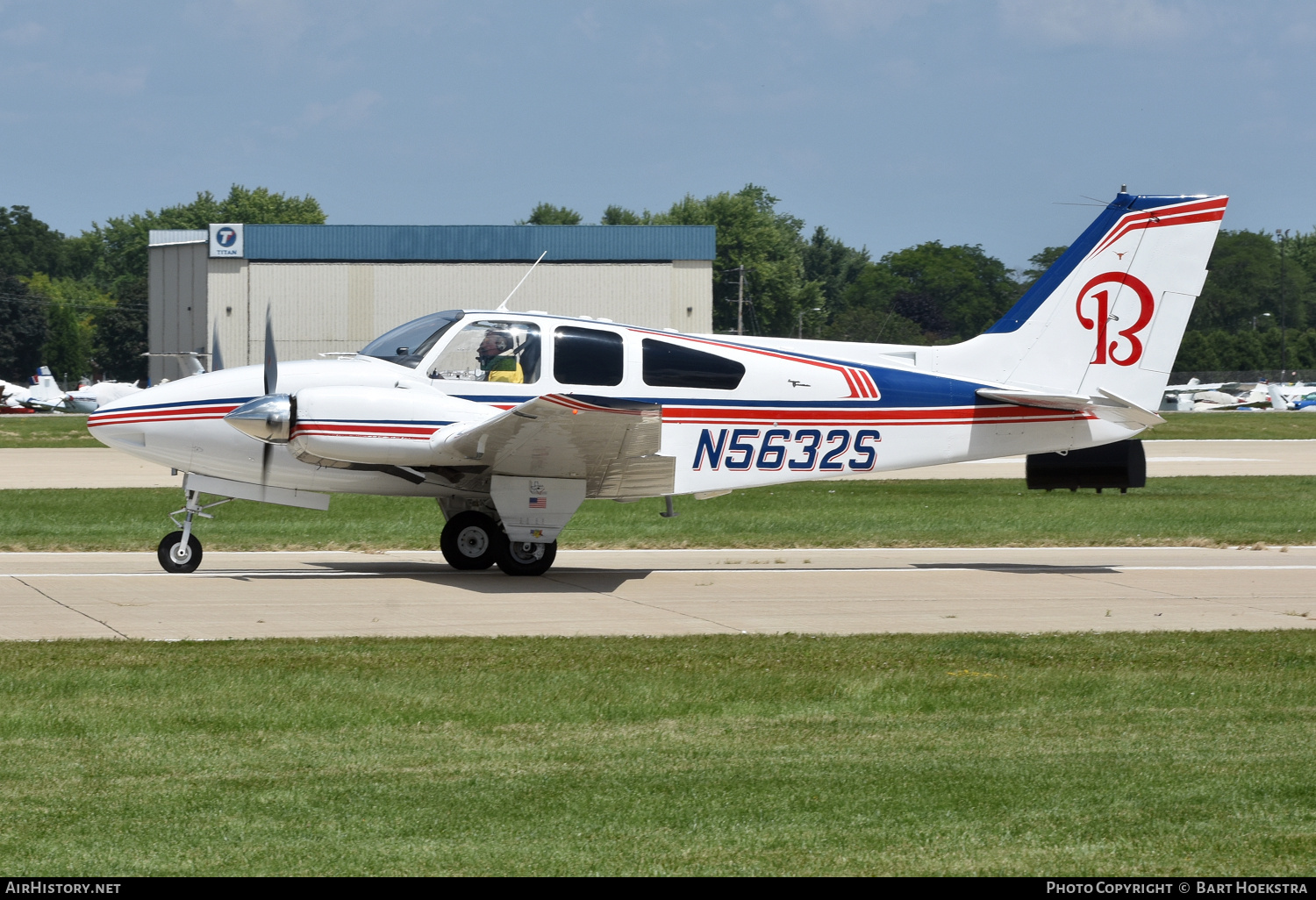 Aircraft Photo of N5632S | Beech C55 Baron (95-C55) | AirHistory.net #787542