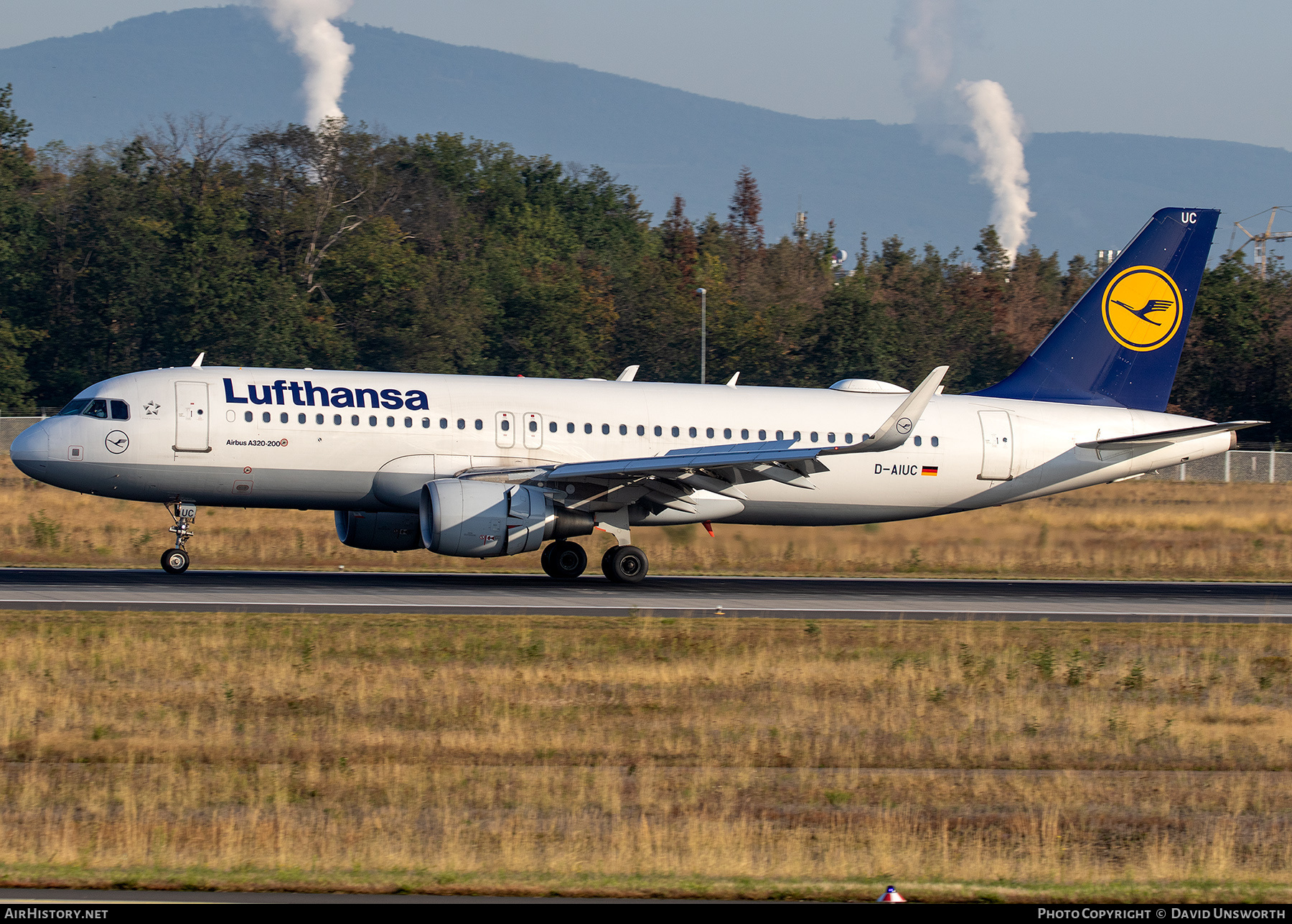 Aircraft Photo of D-AIUC | Airbus A320-214 | Lufthansa | AirHistory.net #787608