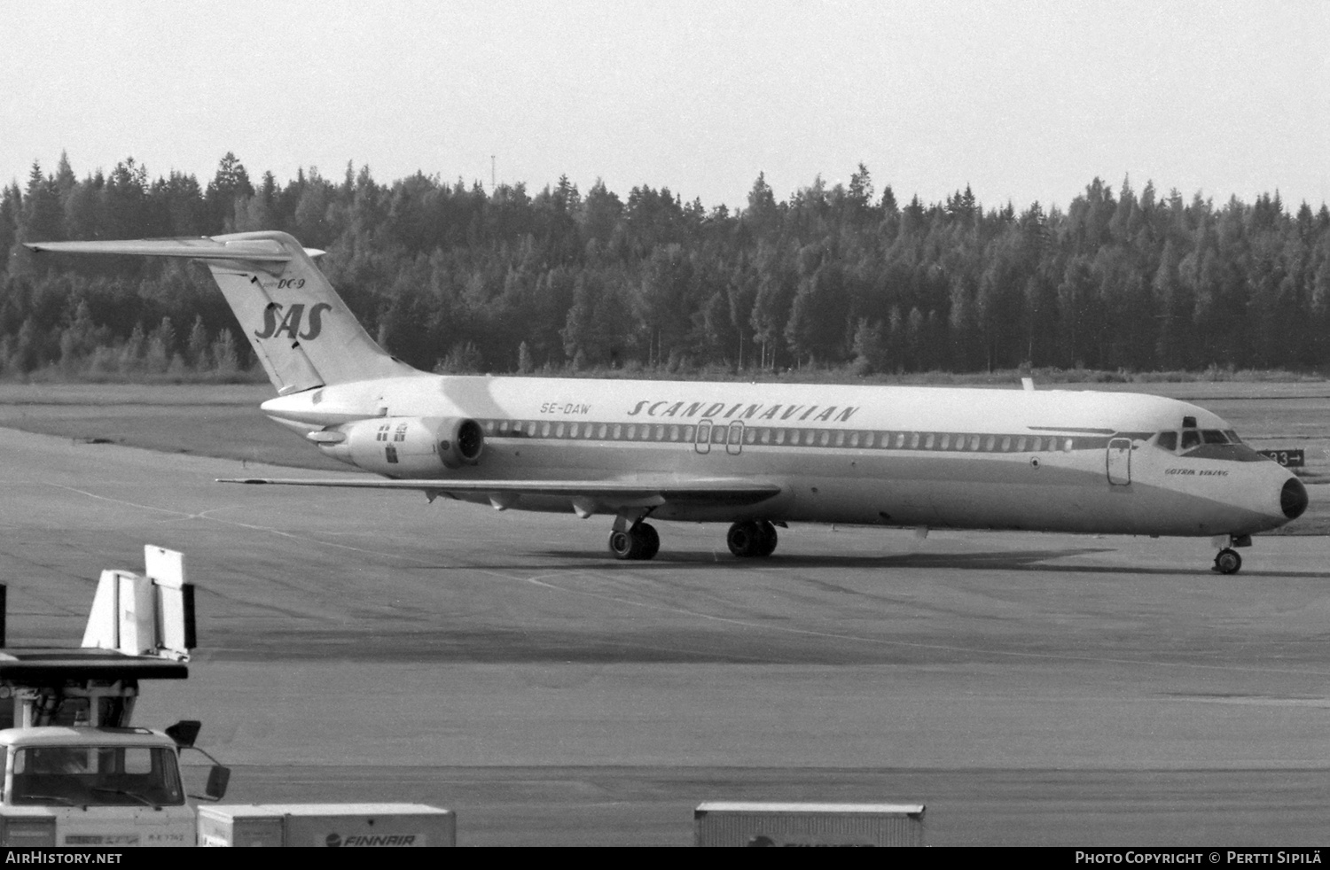 Aircraft Photo of SE-DAW | McDonnell Douglas DC-9-41 | Scandinavian Airlines - SAS | AirHistory.net #787651