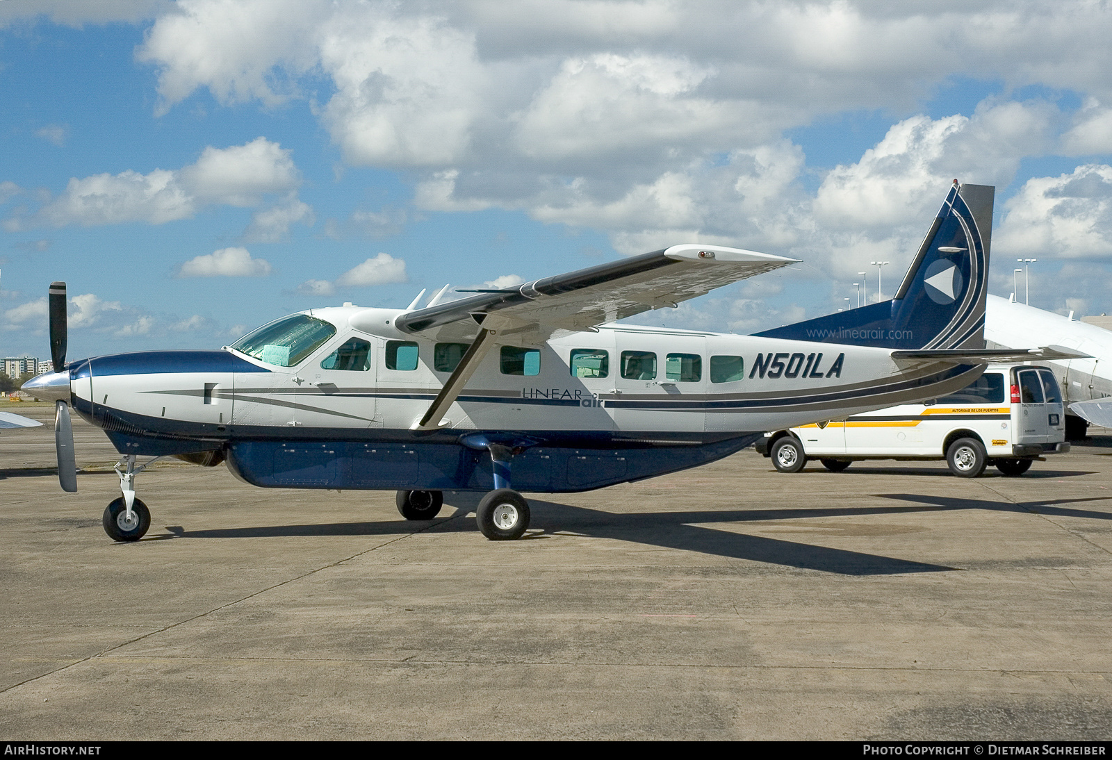 Aircraft Photo of N501LA | Cessna 208B Grand Caravan | Linear Air | AirHistory.net #787677