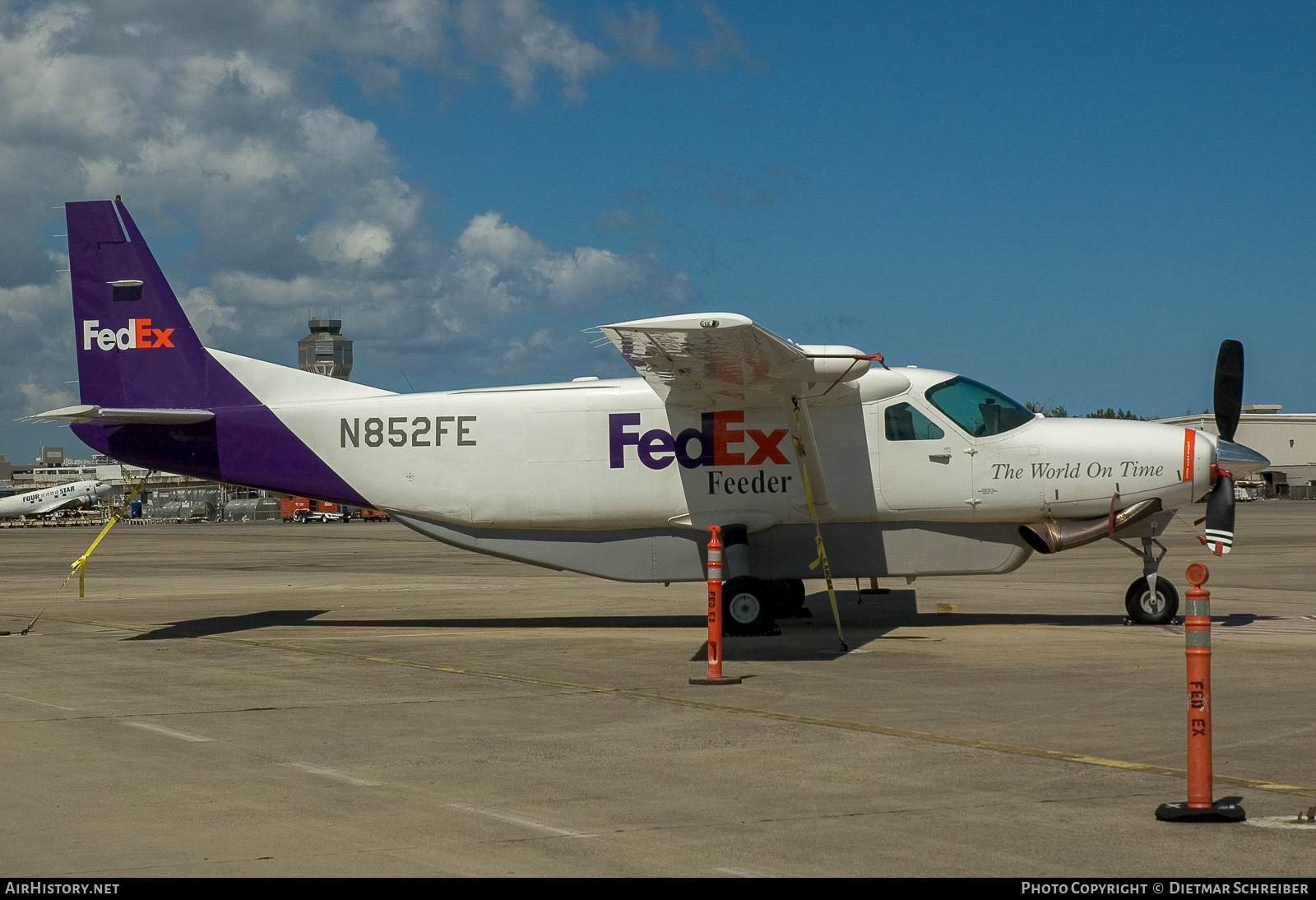 Aircraft Photo of N852FE | Cessna 208B Super Cargomaster | FedEx Feeder | AirHistory.net #787683