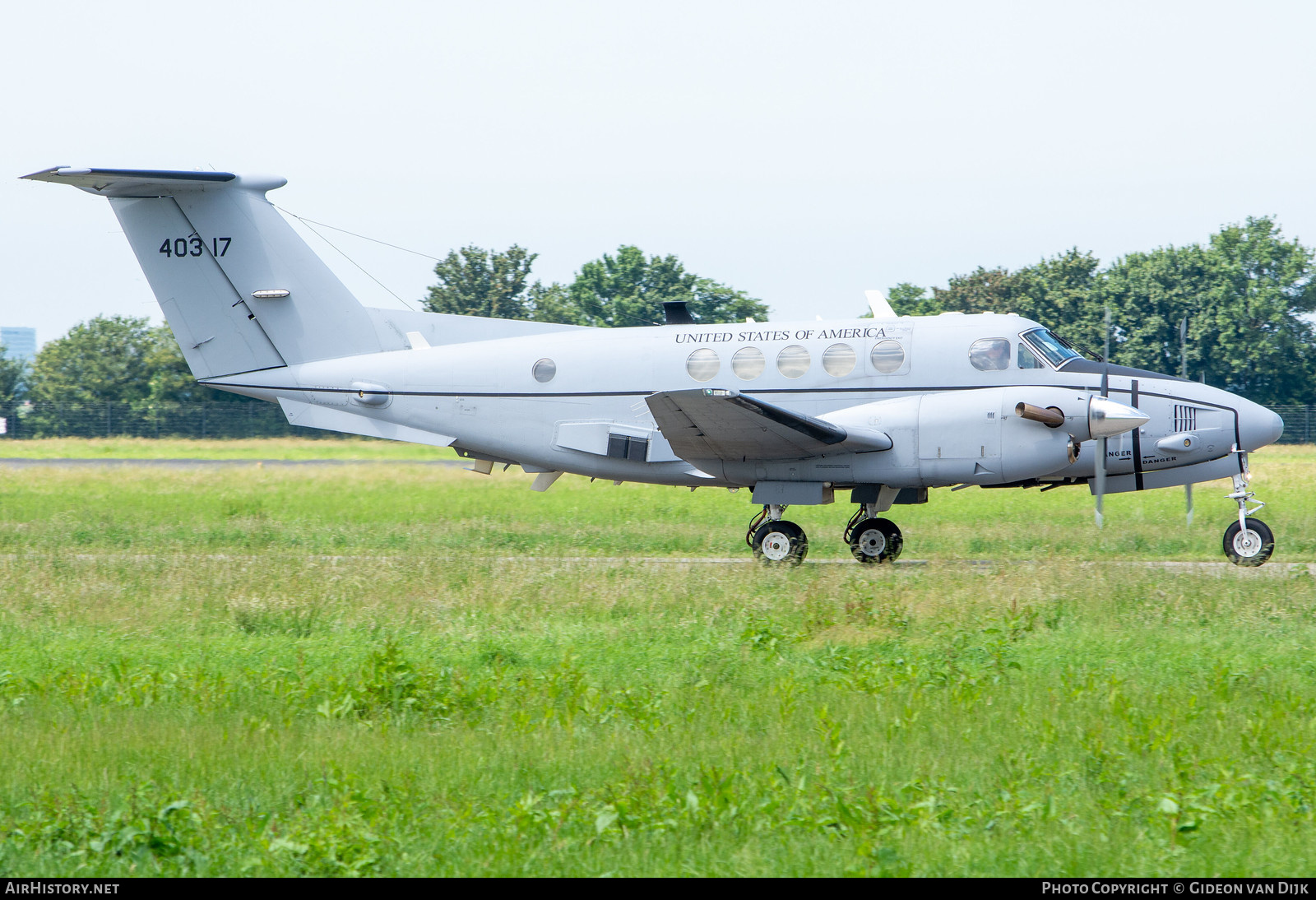 Aircraft Photo of 94-0317 / 40317 | Hawker Beechcraft C-12V-1 Huron (B200C) | USA - Army | AirHistory.net #787876