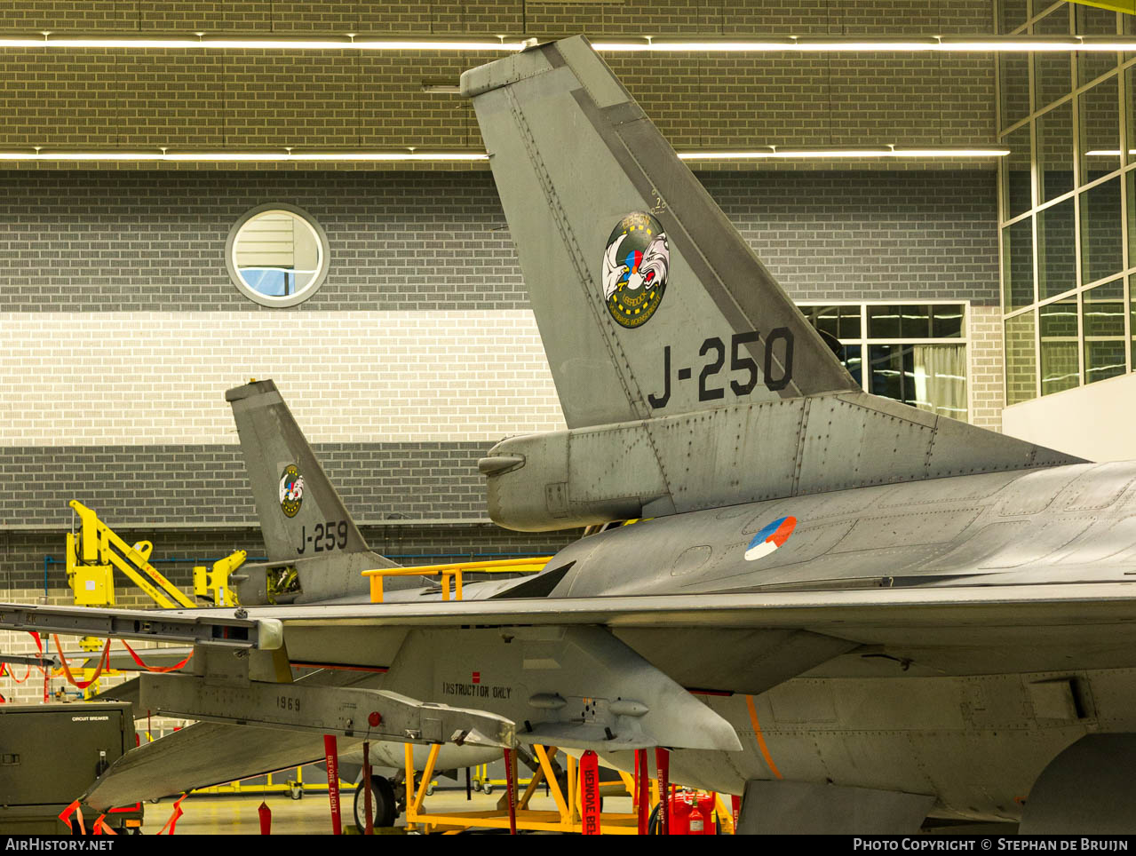Aircraft Photo of J-250 | General Dynamics F-16A Fighting Falcon | Netherlands - Air Force | AirHistory.net #787962