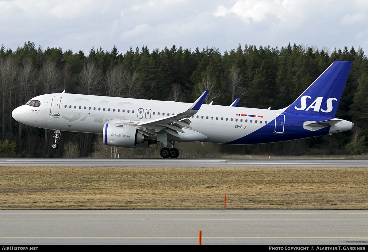 Aircraft Photo of EI-SIS | Airbus A320-251N | Scandinavian Airlines - SAS | AirHistory.net #788346