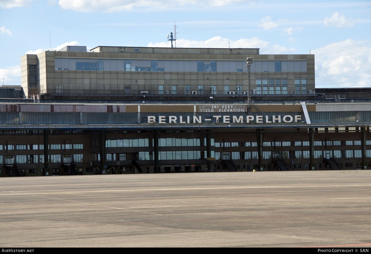 Airport photo of Berlin - Tempelhof (EDDI / THF) (closed) in Germany | AirHistory.net #788364
