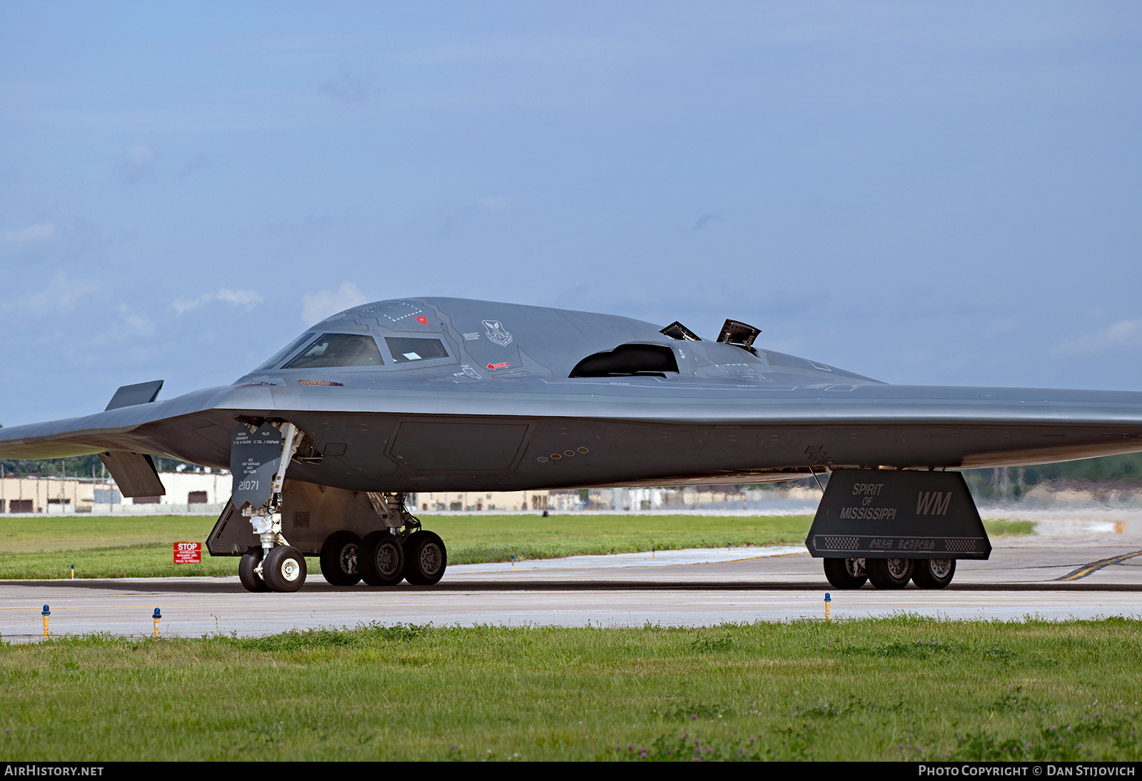 Aircraft Photo of 82-1071 / 21071 | Northrop Grumman B-2A Spirit | USA - Air Force | AirHistory.net #788382
