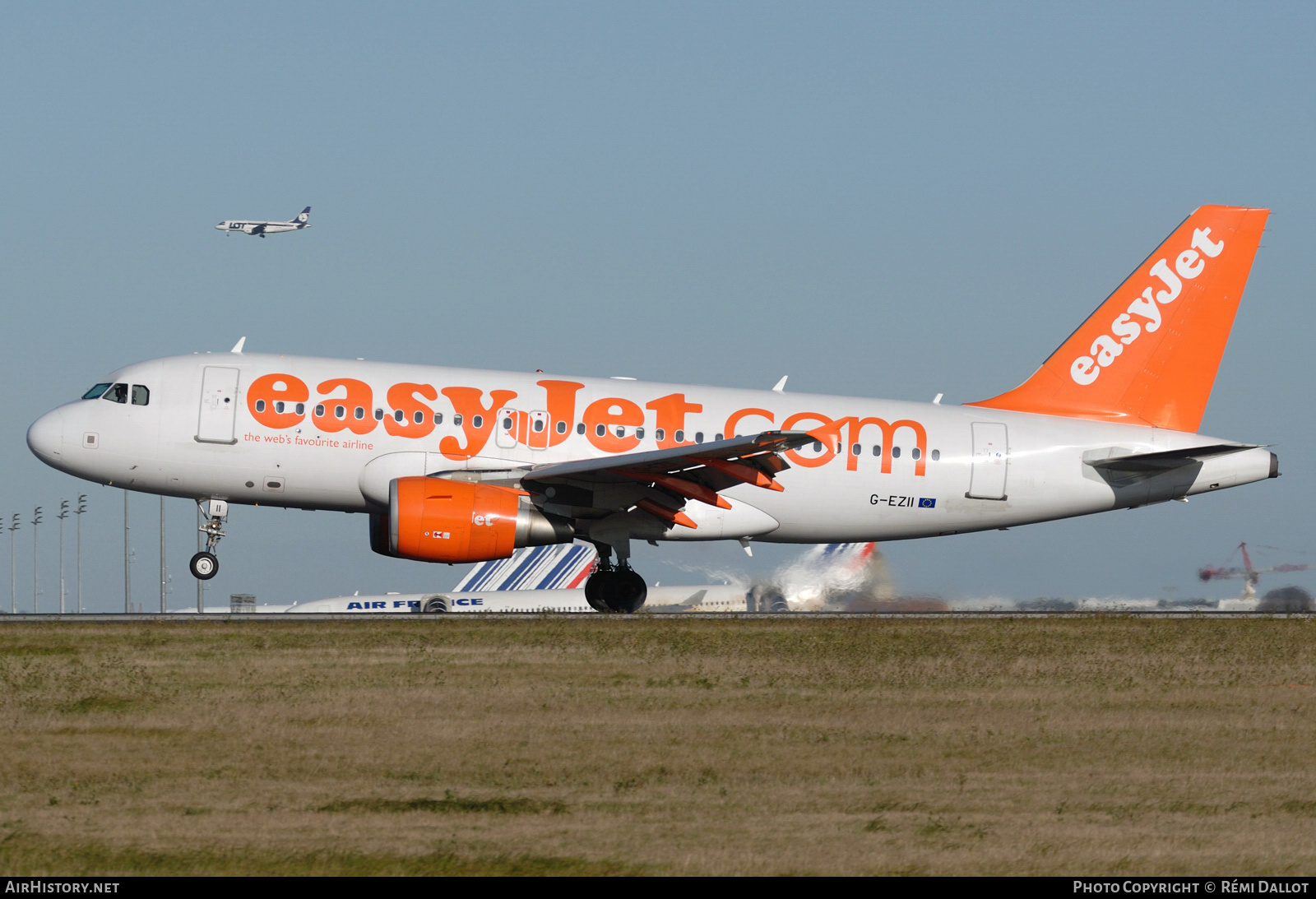 Aircraft Photo of G-EZII | Airbus A319-111 | EasyJet | AirHistory.net #788412