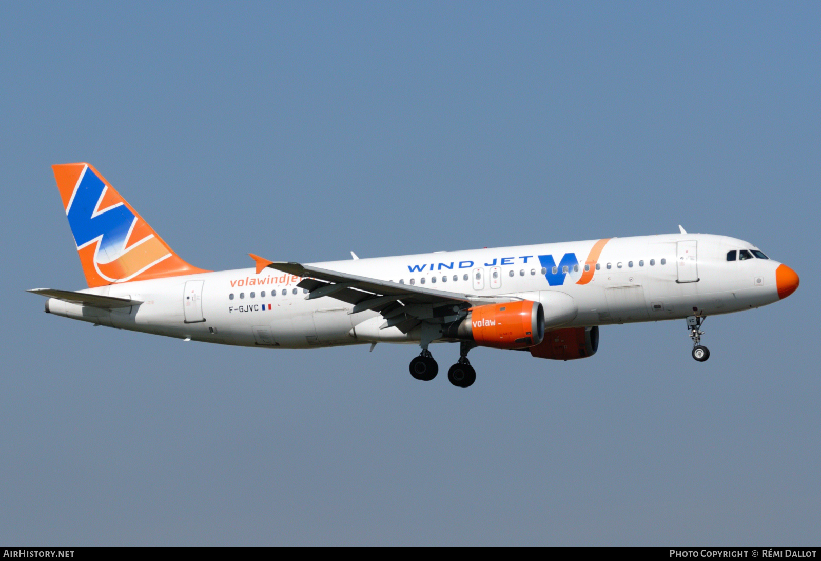 Aircraft Photo of F-GJVC | Airbus A320-211 | Wind Jet | AirHistory.net #788446