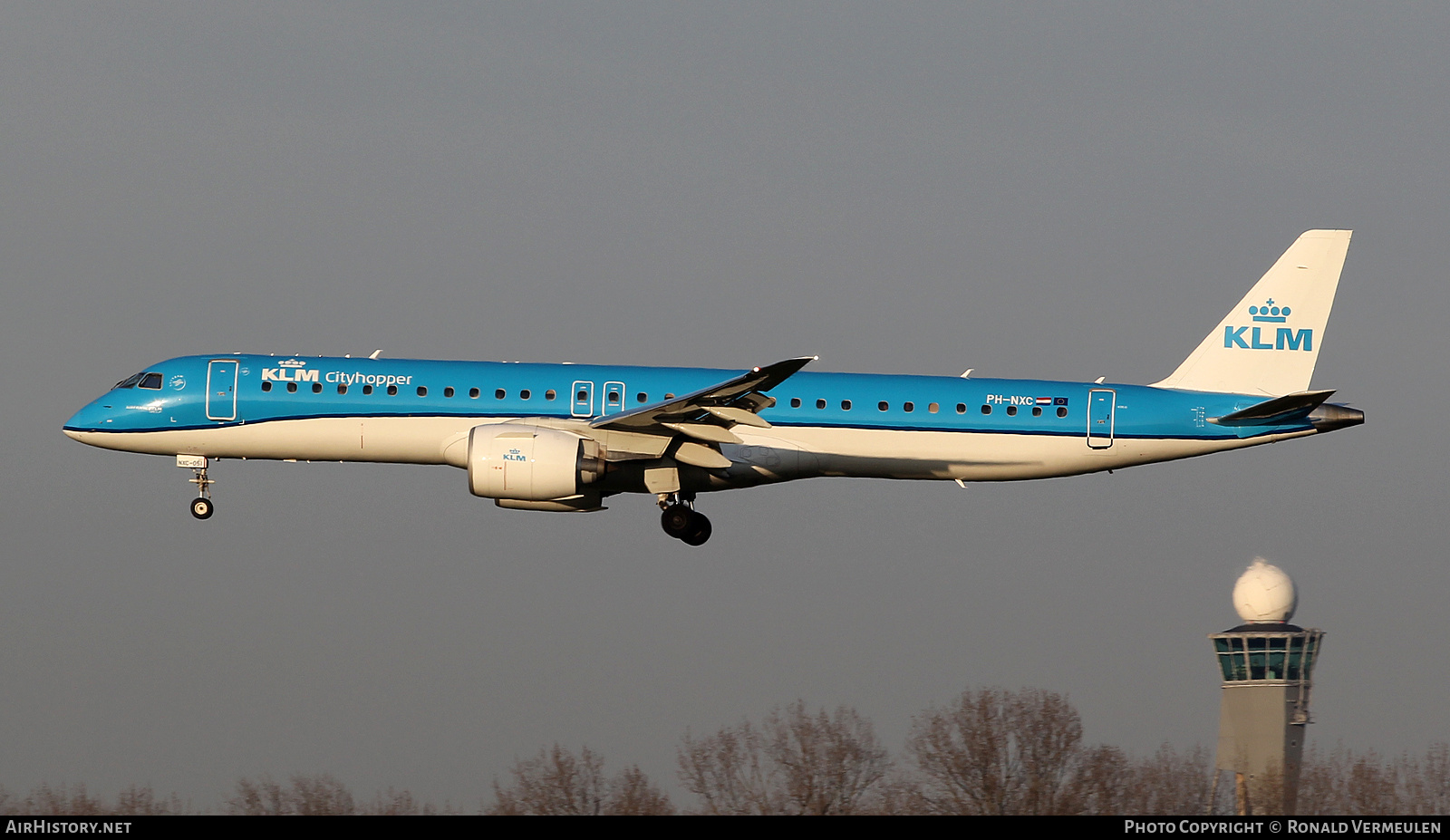 Aircraft Photo of PH-NXC | Embraer 195-E2 (ERJ-190-400) | KLM Cityhopper | AirHistory.net #788609