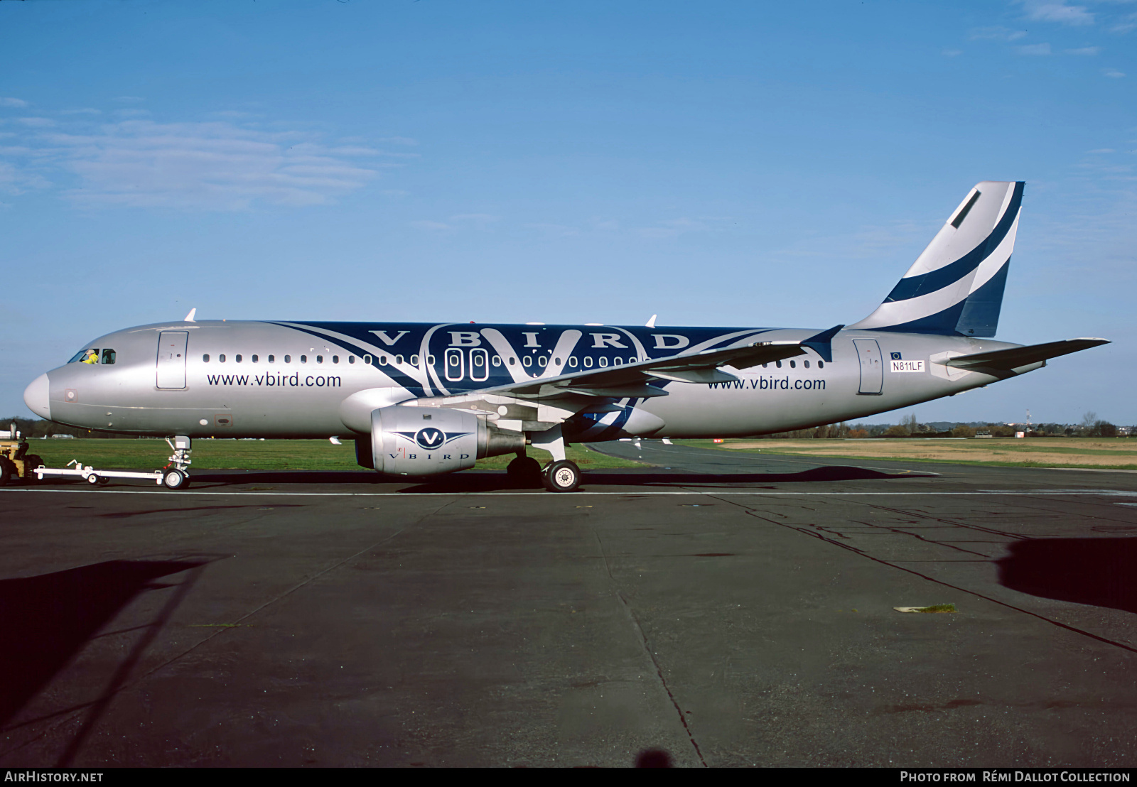 Aircraft Photo of N811LF | Airbus A320-212 | V Bird | AirHistory.net #788768