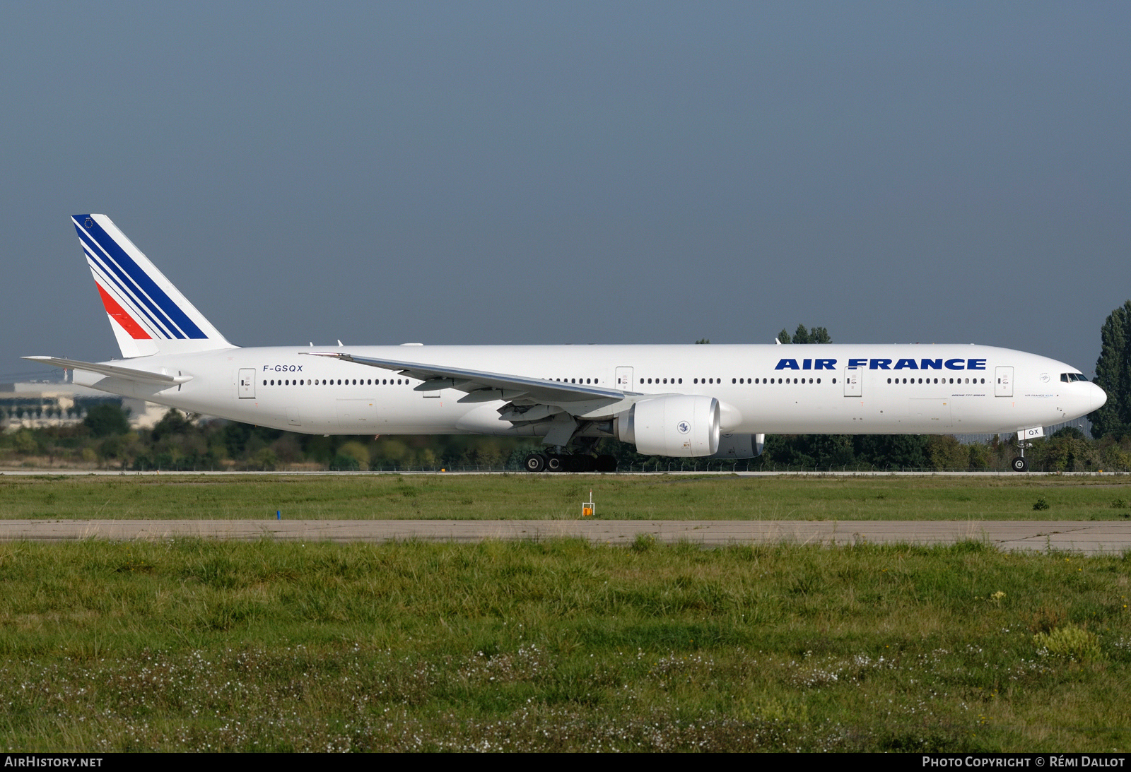 Aircraft Photo of F-GSQX | Boeing 777-328/ER | Air France | AirHistory.net #788771