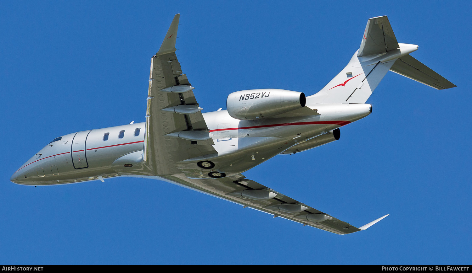 Aircraft Photo of N352VJ | Bombardier Challenger 350 (BD-100-1A10) | VistaJet | AirHistory.net #788832