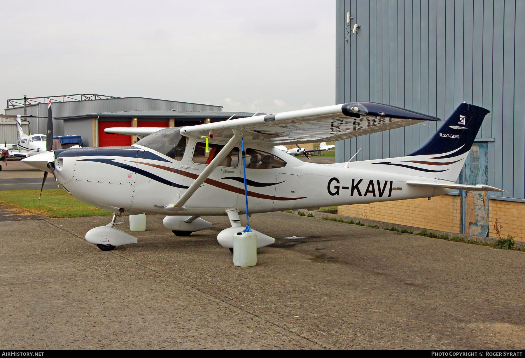 Aircraft Photo of G-KAVI | Cessna 182T Skylane | AirHistory.net #789036