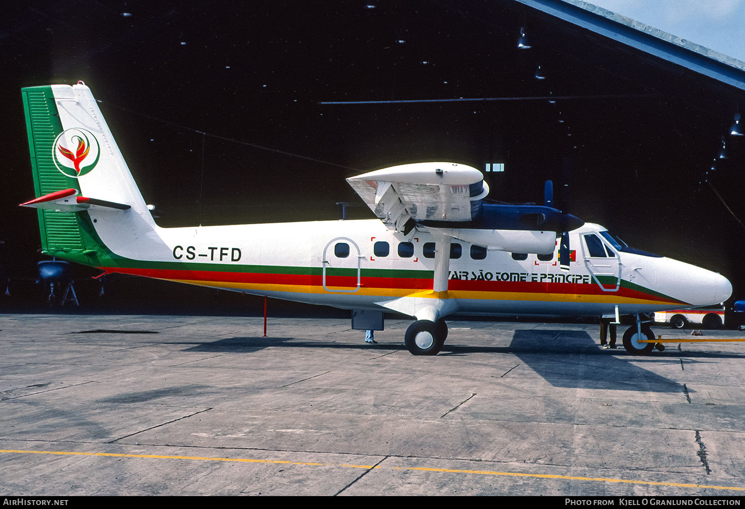 Aircraft Photo of CS-TFD | De Havilland Canada DHC-6-300 Twin Otter | Air São Tomé & Príncipe | AirHistory.net #789070