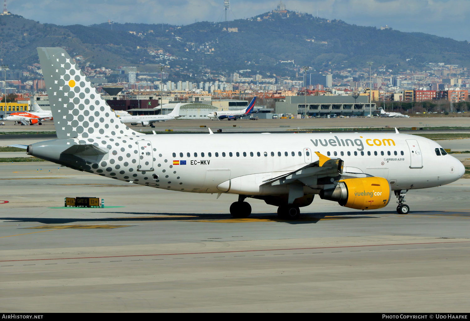 Aircraft Photo of EC-MKV | Airbus A319-112 | Vueling Airlines | AirHistory.net #789088