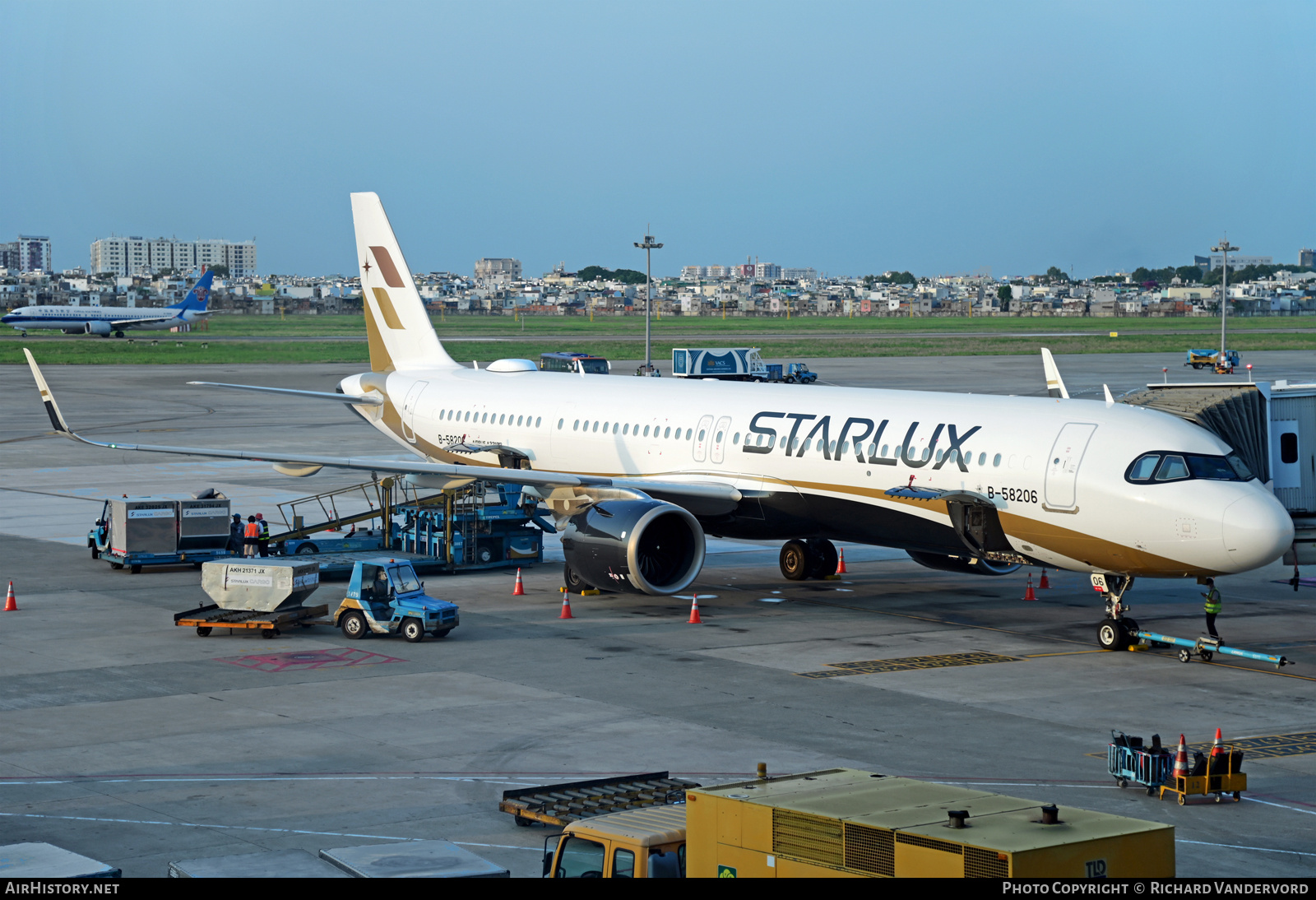 Aircraft Photo of B-58206 | Airbus A321-252NX | Starlux Airlines | AirHistory.net #789103