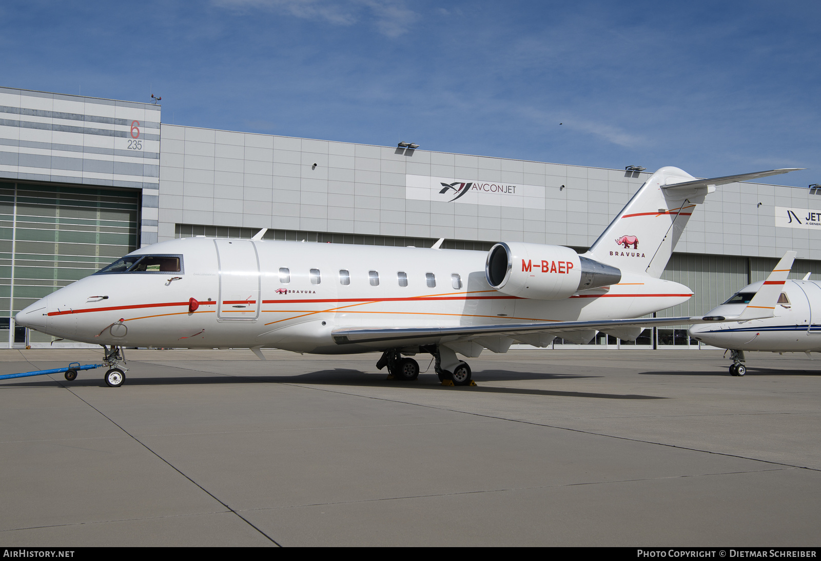 Aircraft Photo of M-BAEP | Bombardier Challenger 605 (CL-600-2B16) | Bravura Group | AirHistory.net #789148