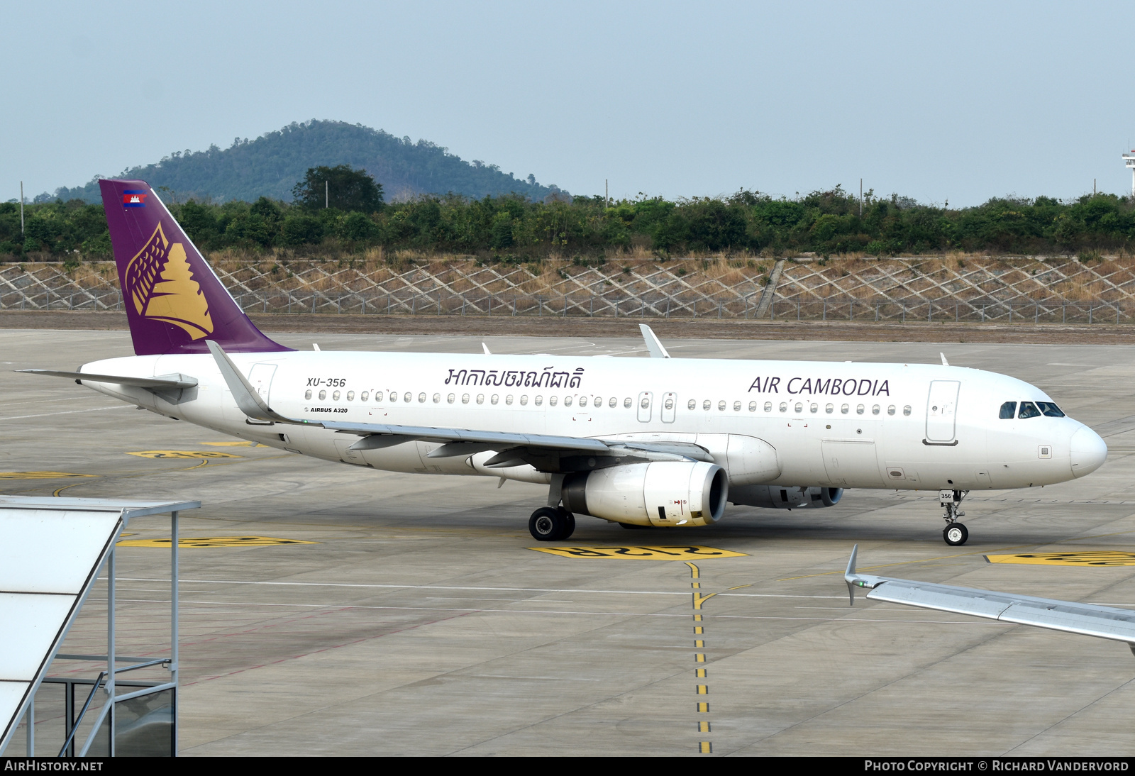 Aircraft Photo of XU-356 | Airbus A320-232 | Air Cambodia | AirHistory.net #789154