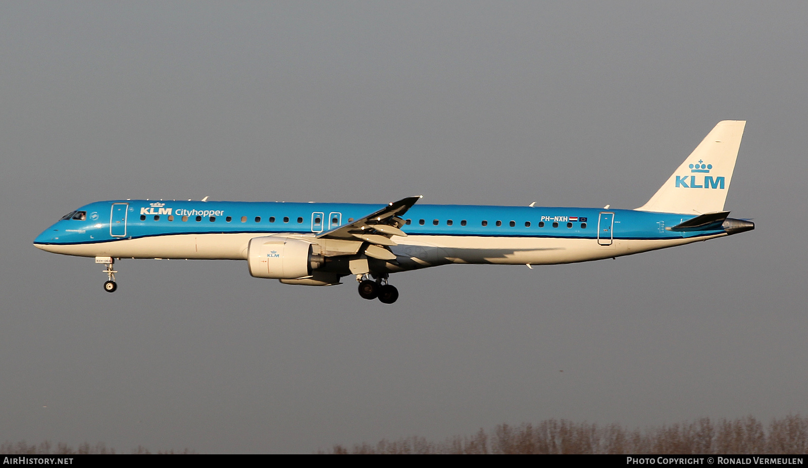 Aircraft Photo of PH-NXH | Embraer 195-E2 (ERJ-190-400) | KLM Cityhopper | AirHistory.net #789196