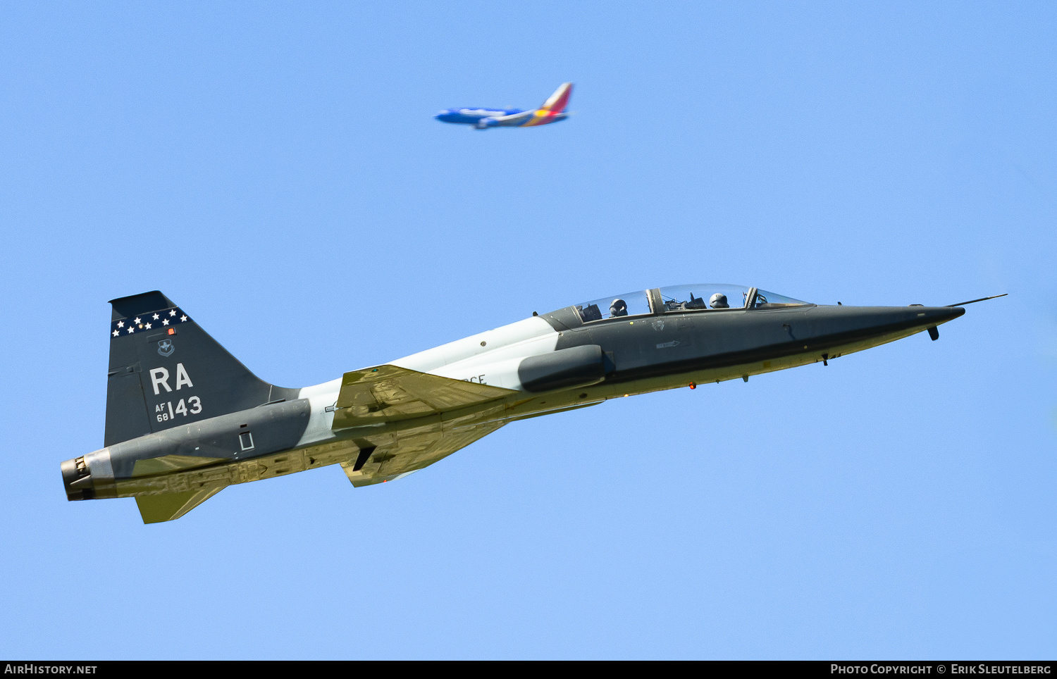 Aircraft Photo of 68-8143 / AF68-143 | Northrop T-38A Talon | USA - Air Force | AirHistory.net #789201