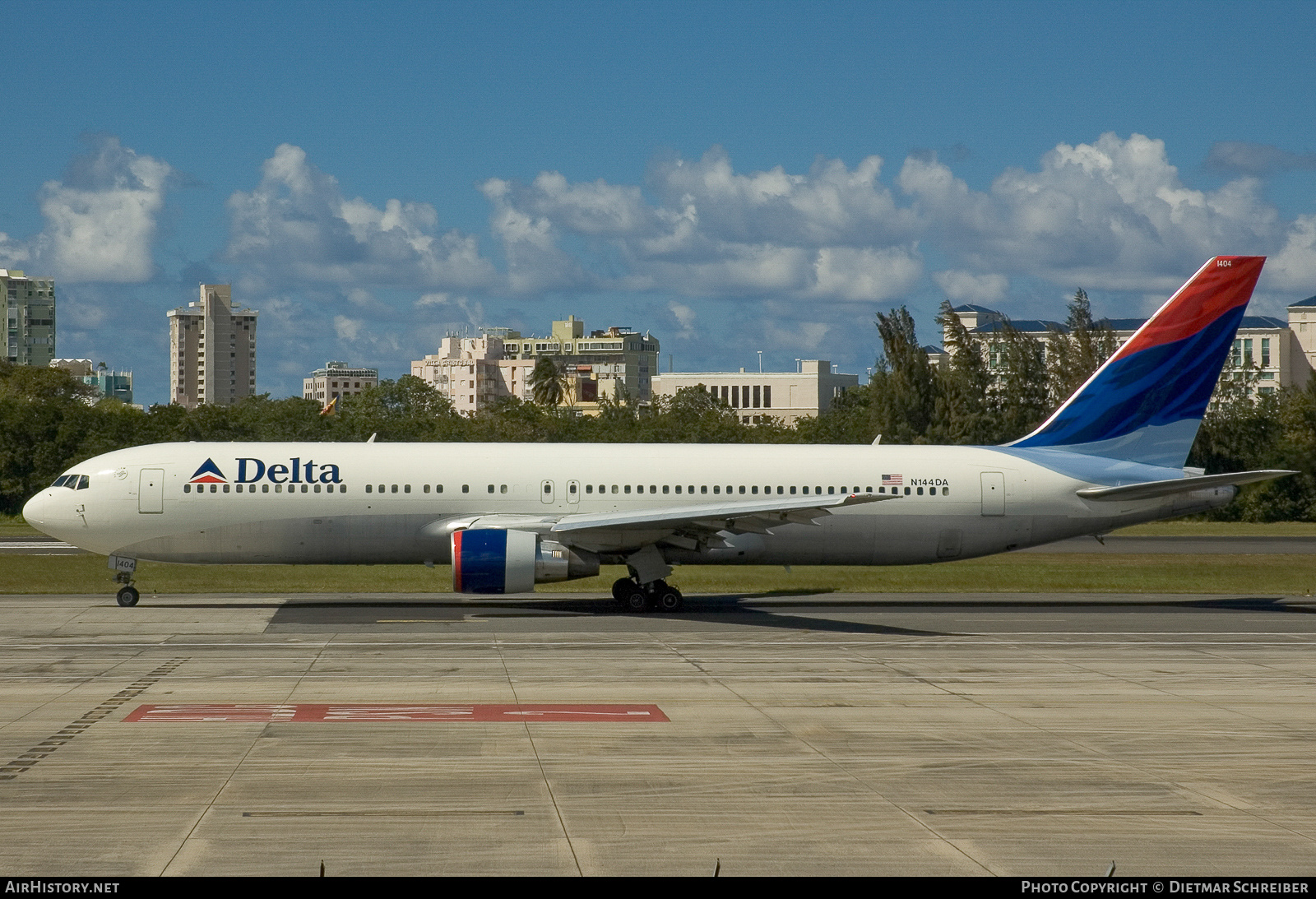 Aircraft Photo of N144DA | Boeing 767-332 | Delta Air Lines | AirHistory.net #789211