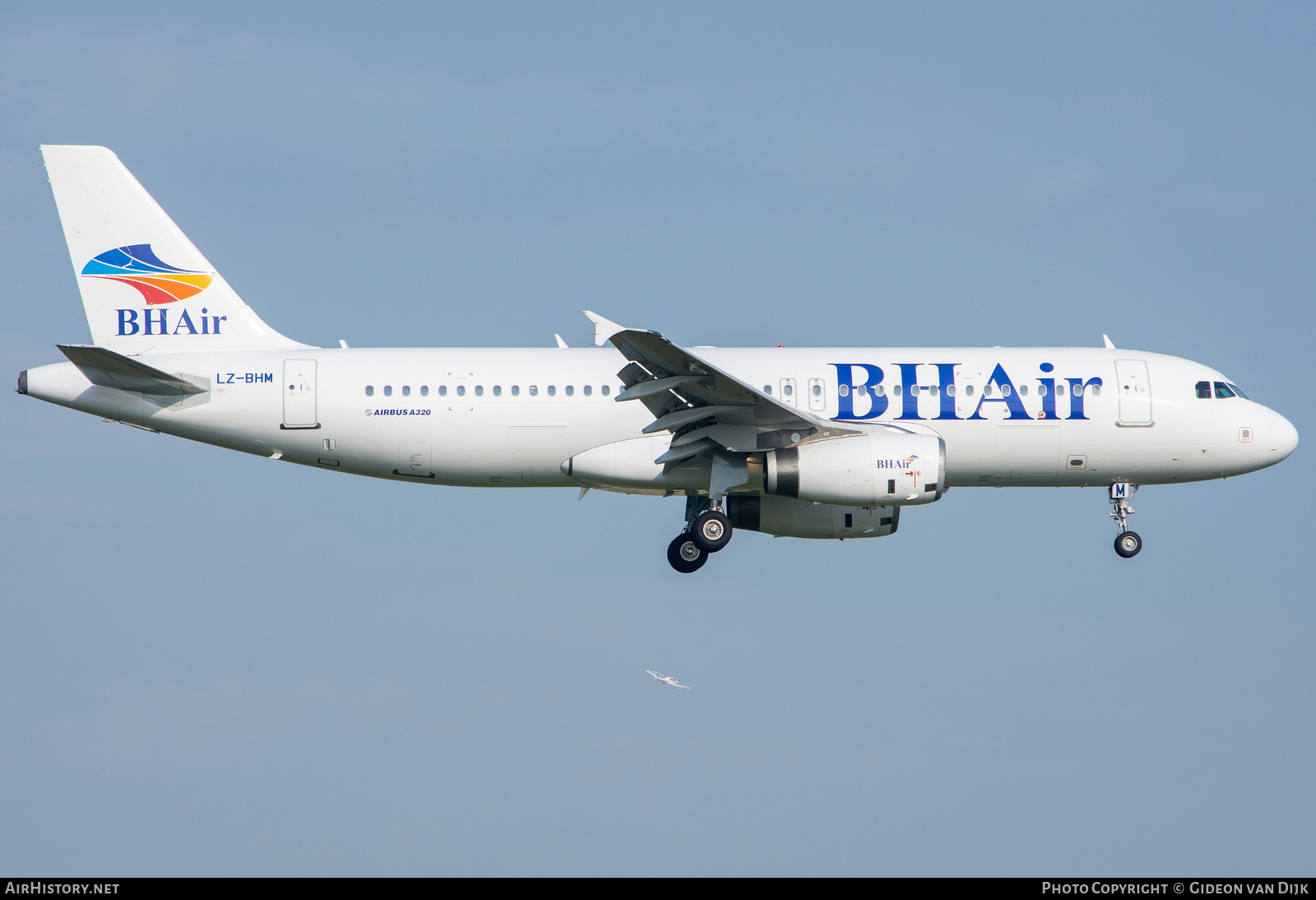 Aircraft Photo of LZ-BHM | Airbus A320-232 | Balkan Holidays Air - BH Air | AirHistory.net #789218
