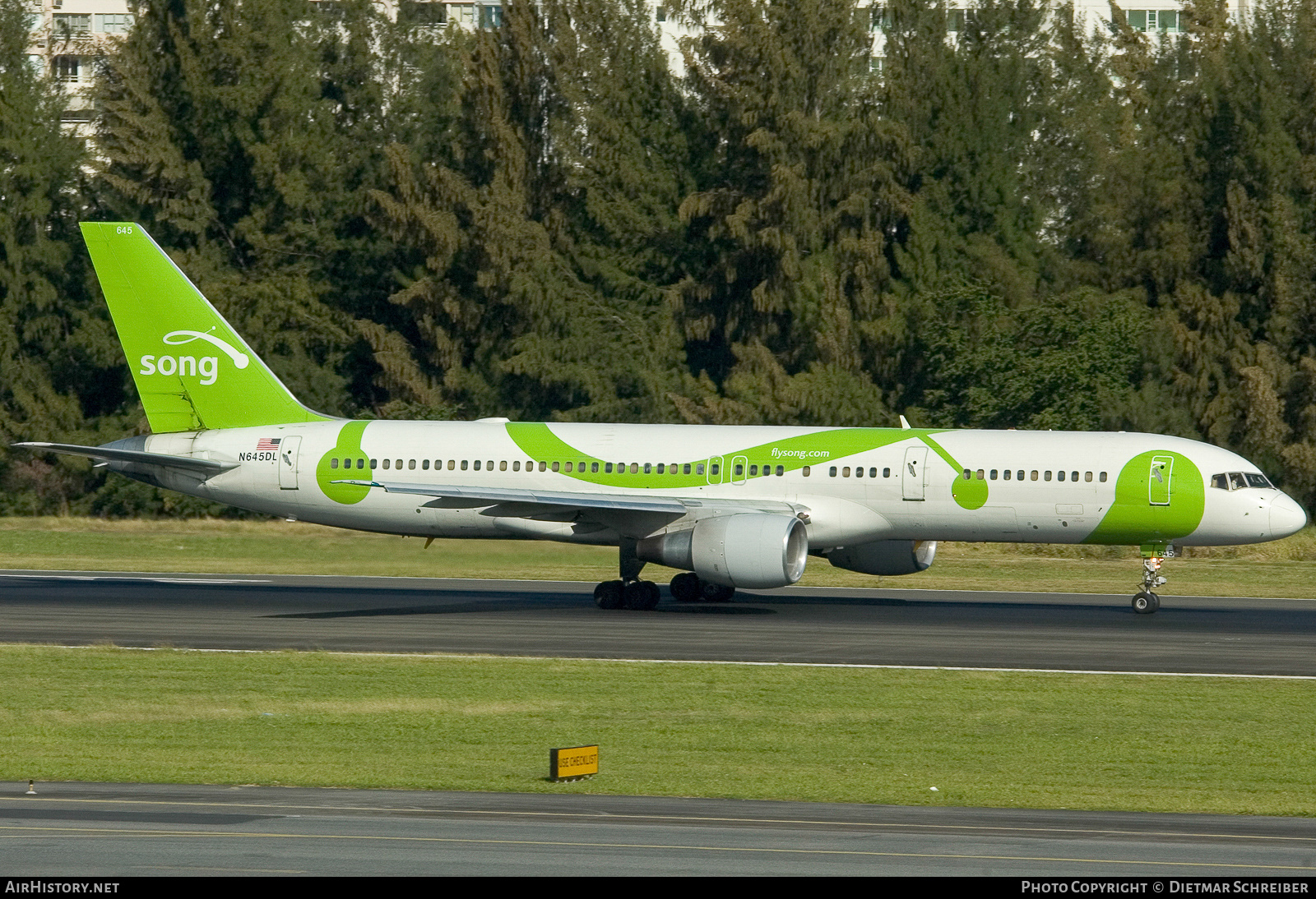 Aircraft Photo of N645DL | Boeing 757-232 | Song | AirHistory.net #789387