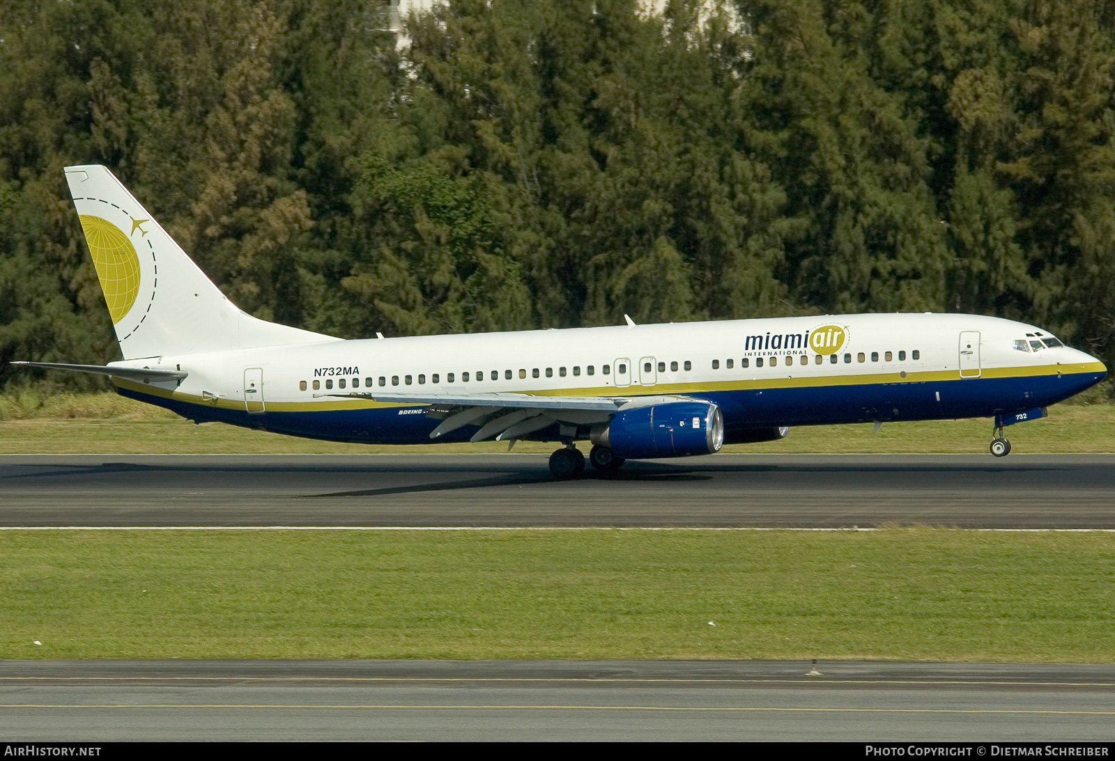 Aircraft Photo of N732MA | Boeing 737-81Q | Miami Air International | AirHistory.net #789400