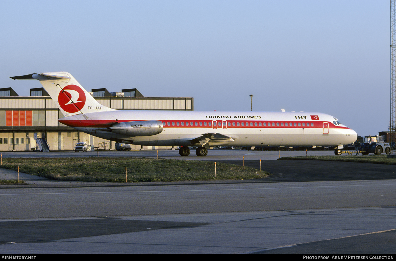 Aircraft Photo of TC-JAF | McDonnell Douglas DC-9-32 | Turkish Airlines | AirHistory.net #789510